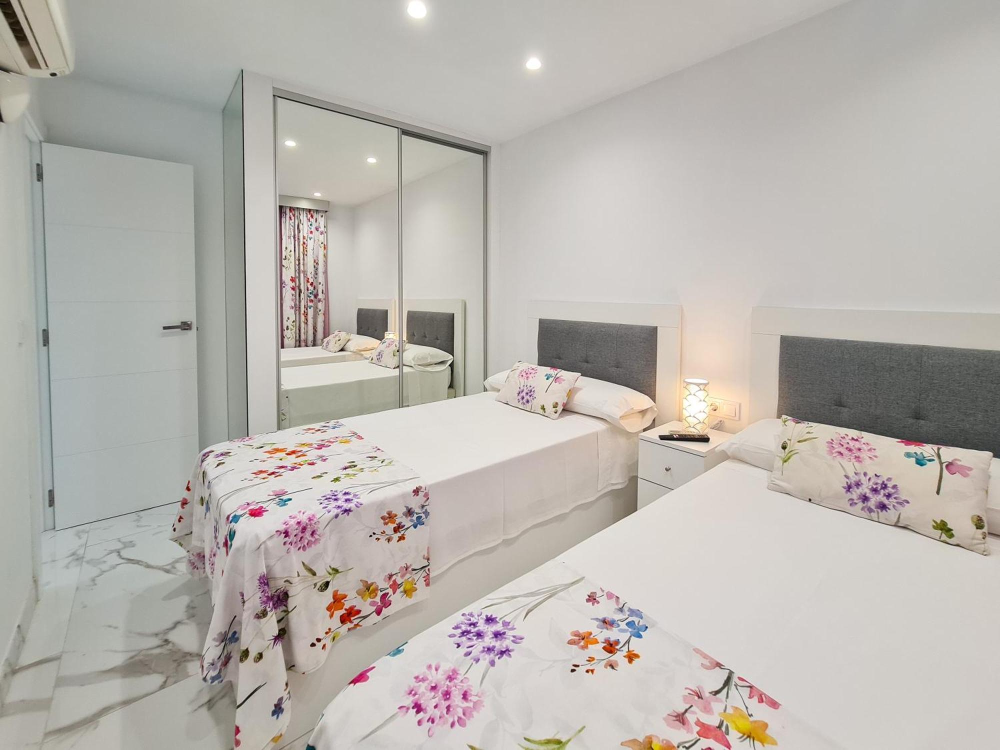 Apartamento Edificio Astoria Benidorm Luaran gambar
